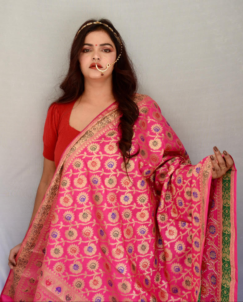 Heavy Brocade Magenta Dupatta - Vaaniari