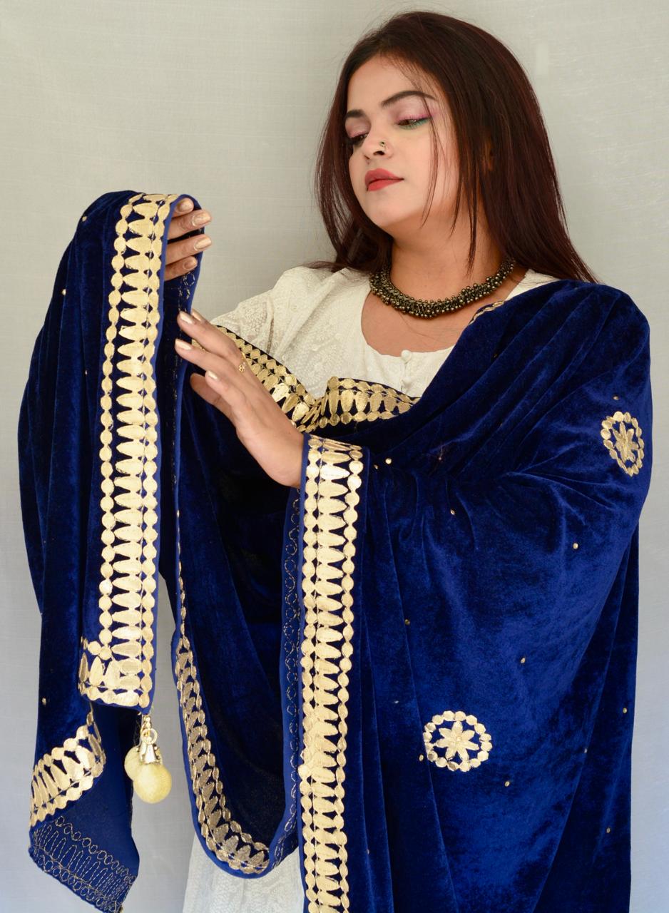 Gotta patti Dark Blue Velvet dupatta - Vaaniari